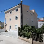 Anabella Ii *