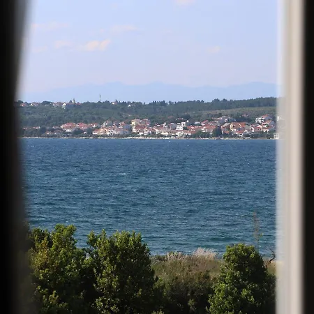 Anabella Ii 자다르